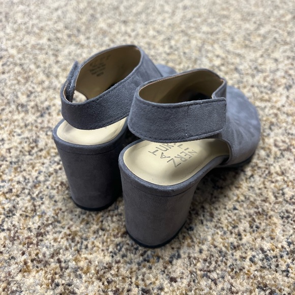 Grey Heels - Picture 2 of 4